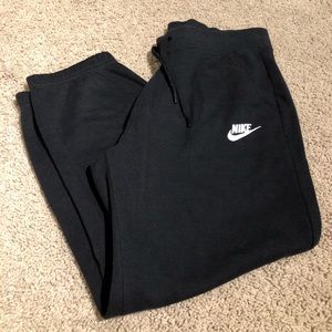 Nike Cropped Sweatpants